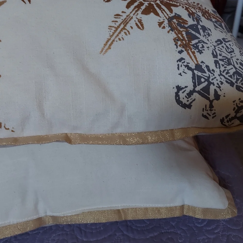 LIKE NEW Vintage Luxe Holiday Throw Pillow Set of 2! Gold Foil & Neutral